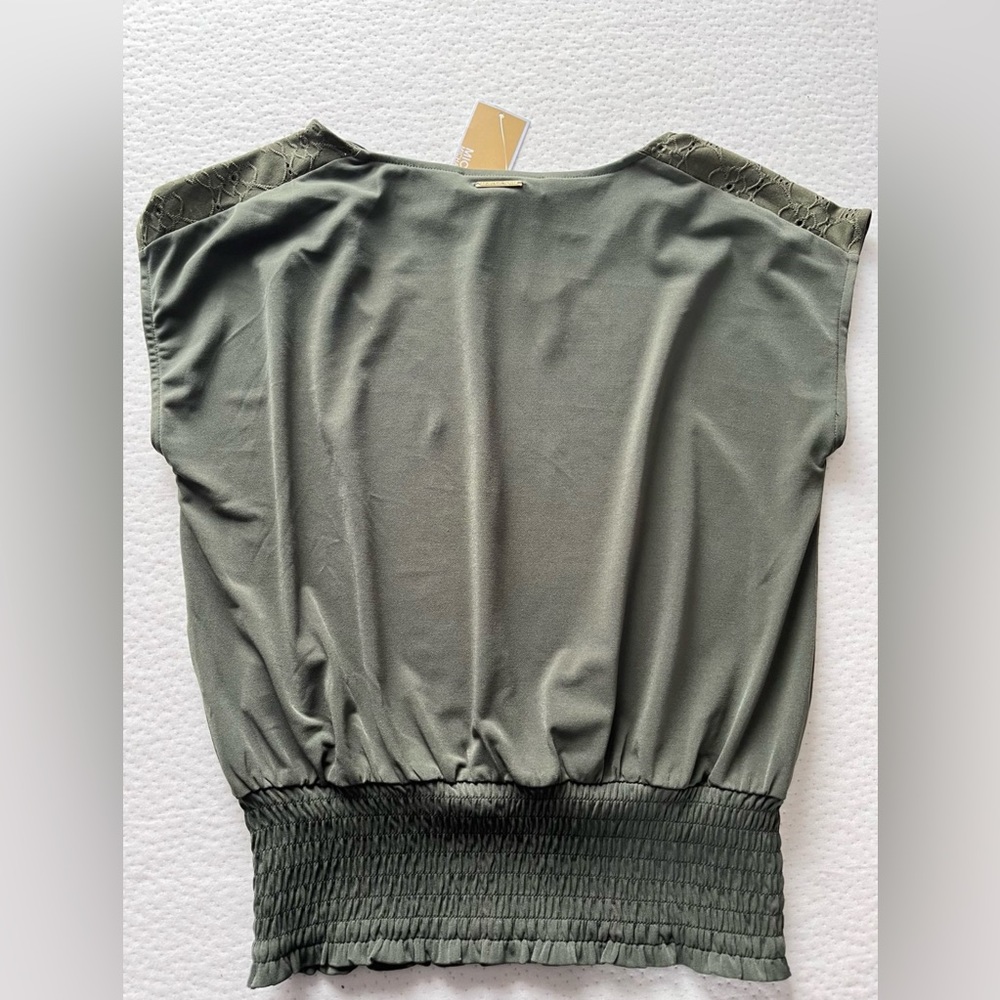 NWT Michael Kors Woman Top IVY color size S
